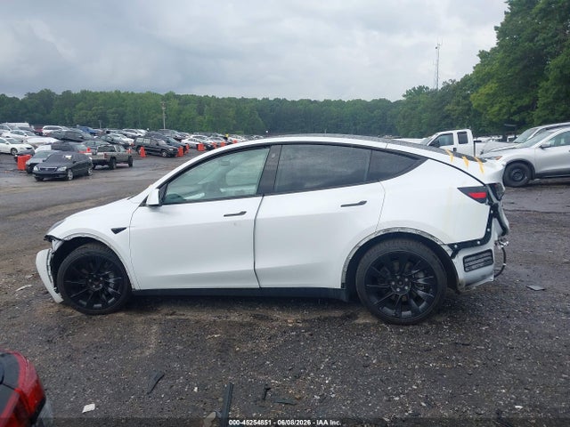 Tesla Model Y Standard Range Rear-wheel Drive 2021 5YJYGDED9MF181396 Image 15