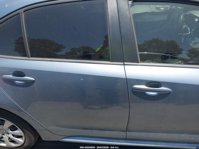 45254859 :رقم المزاد ، JTDEPMAE9MJ180386 vin ، 2021 Toyota Corolla Le مزاد بيع