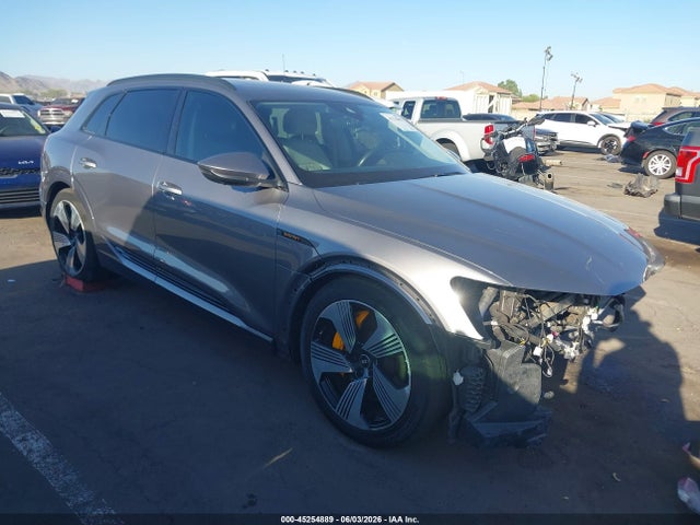 WA1LAAGE2NB009838 Audi E-tron Premium Plus Quattro