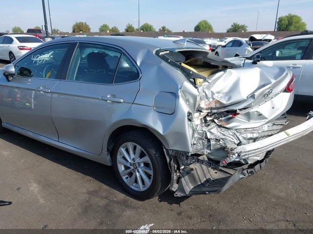 Toyota CAMRY LE 2024 4T1C11AKXRU226063 Image 3