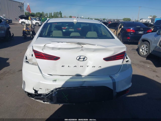 Hyundai Elantra Value Edition 2019 5NPD84LF8KH405109 Image 16