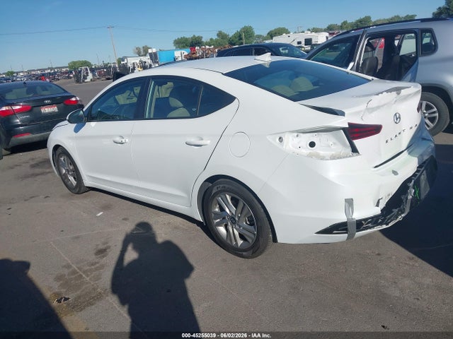 Hyundai Elantra Value Edition 2019 5NPD84LF8KH405109 Image 3