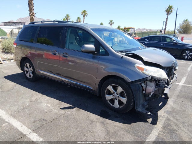 Toyota Sienna Le V6 8 Passenger 2014 5TDKK3DC6ES521852 главное изображение