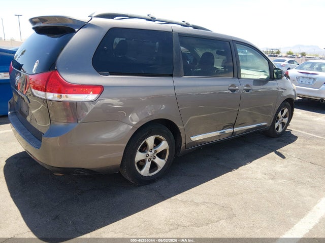 45255044 :رقم المزاد ، 5TDKK3DC6ES521852 vin ، 2014 Toyota Sienna Le V6 8 Passenger مزاد بيع
