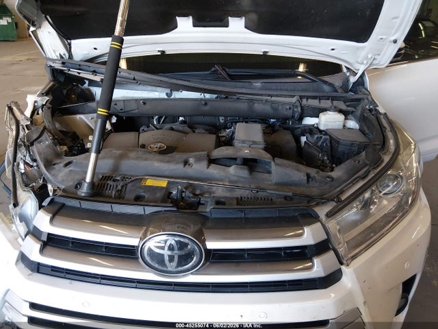 5TDJZRFH4JS529820 Toyota Highlander Xle