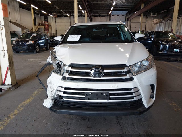 5TDJZRFH4JS529820 Toyota Highlander Xle