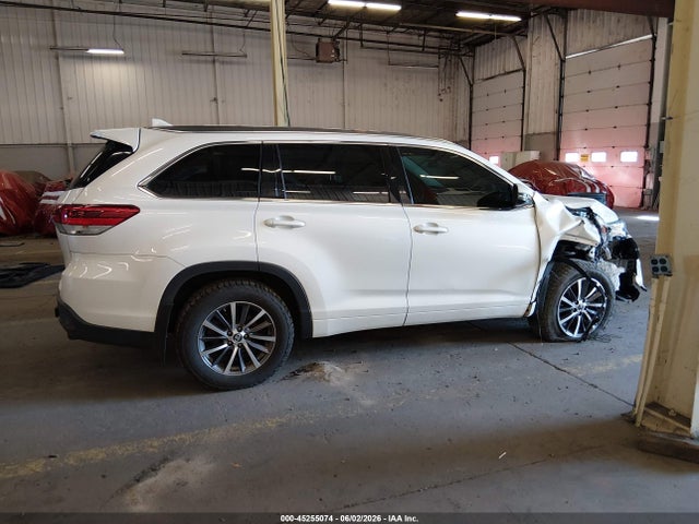 5TDJZRFH4JS529820 Toyota Highlander Xle