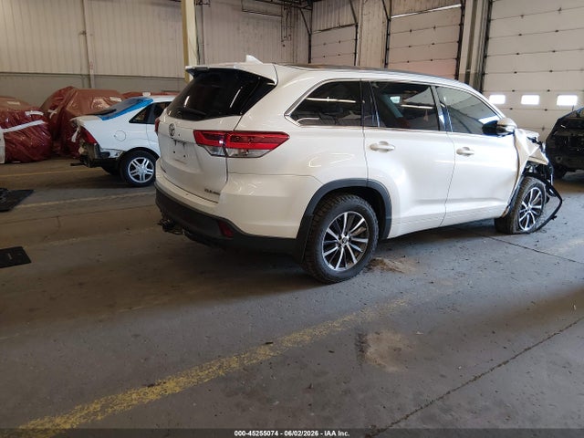 5TDJZRFH4JS529820 Toyota Highlander Xle