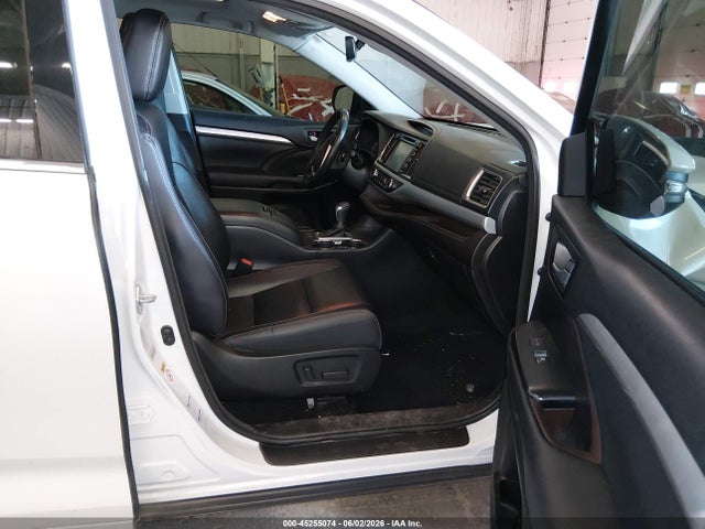 5TDJZRFH4JS529820 Toyota Highlander Xle
