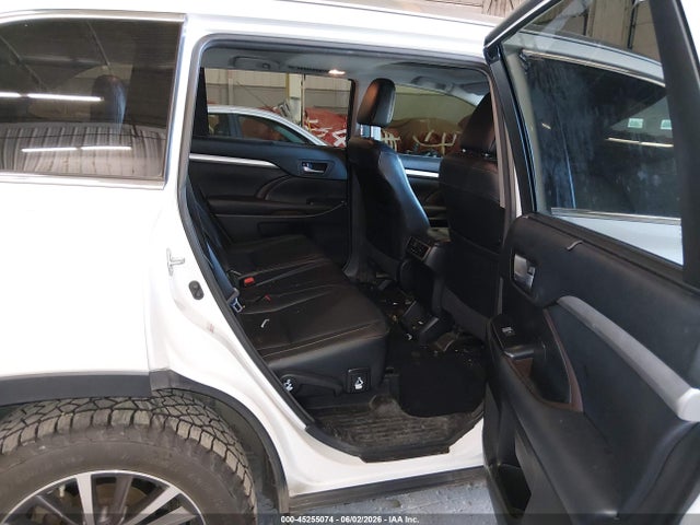 5TDJZRFH4JS529820 Toyota Highlander Xle