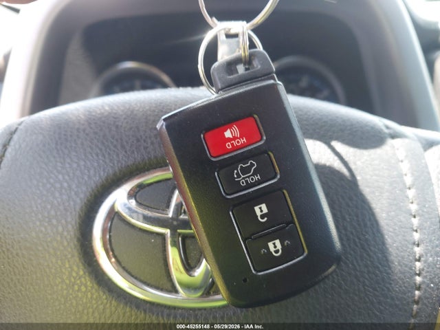 Продажа на аукционе авто 2018 Toyota Rav4 Limited, vin: JTMDFREV6JJ237418, номер лота: 45255148