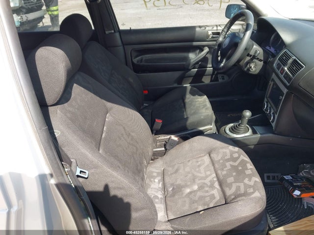 Продажа на аукционе авто 2000 Volkswagen Golf Gl, vin: WVWBA21J6YW423957, номер лота: 45255159