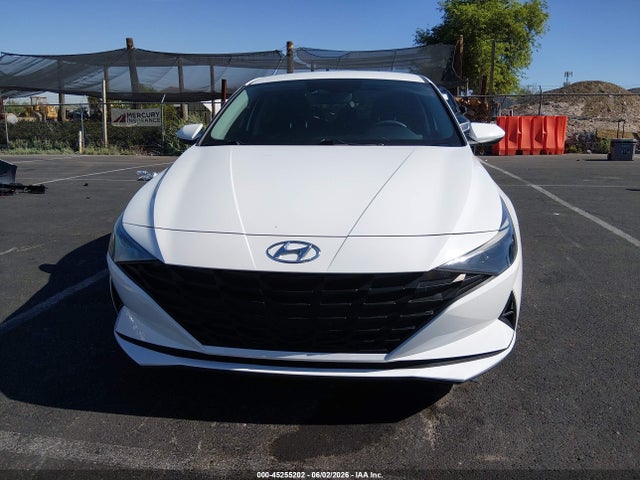 5NPLM4AGXPH118476 Hyundai ELANTRA SEL