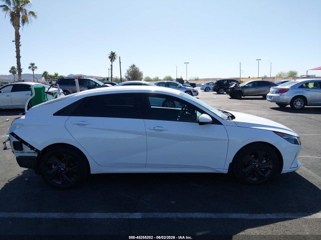 5NPLM4AGXPH118476 Hyundai ELANTRA SEL