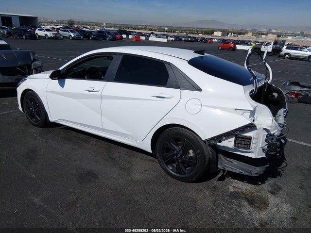 5NPLM4AGXPH118476 Hyundai ELANTRA SEL