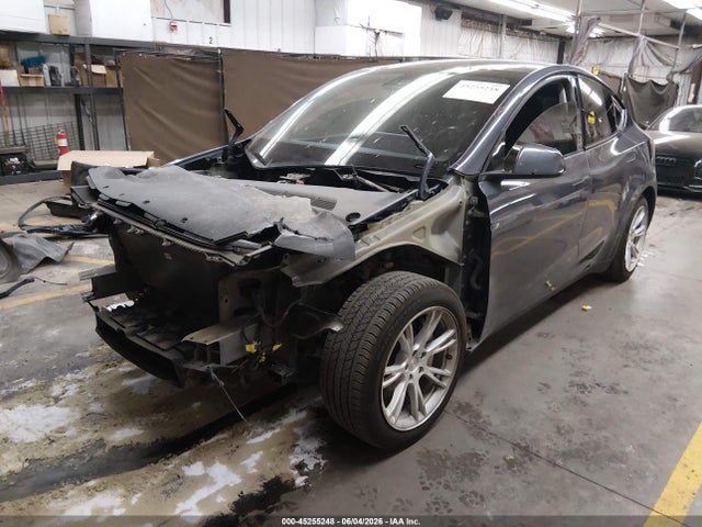 Tesla Model Y 2023 7SAYGAEE2PF791476 Image 2