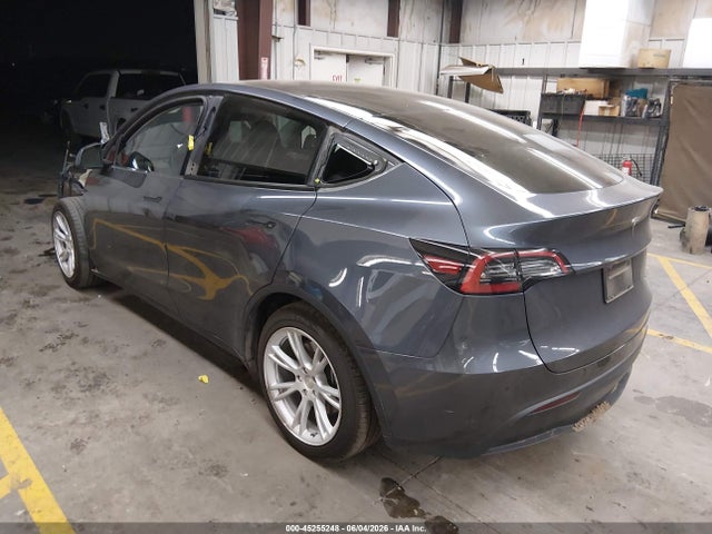 Tesla Model Y 2023 7SAYGAEE2PF791476 Image 3