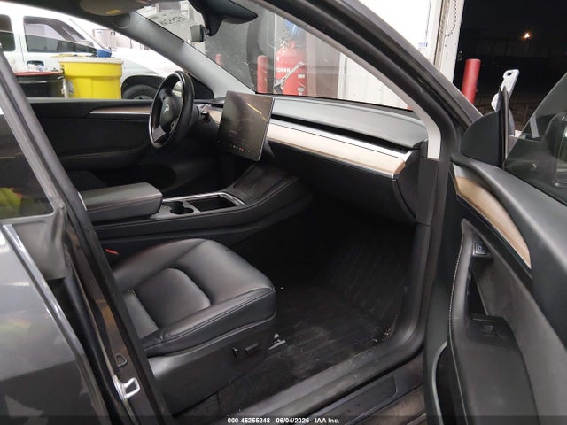 Tesla Model Y 2023 7SAYGAEE2PF791476 Image 5