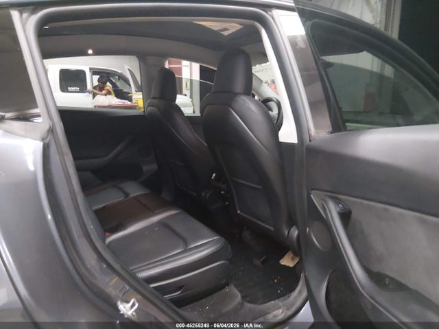 Tesla Model Y 2023 7SAYGAEE2PF791476 Image 8