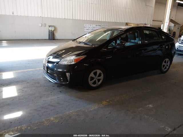 Toyota Prius Four 2014 JTDKN3DU9E1772345 Image 2
