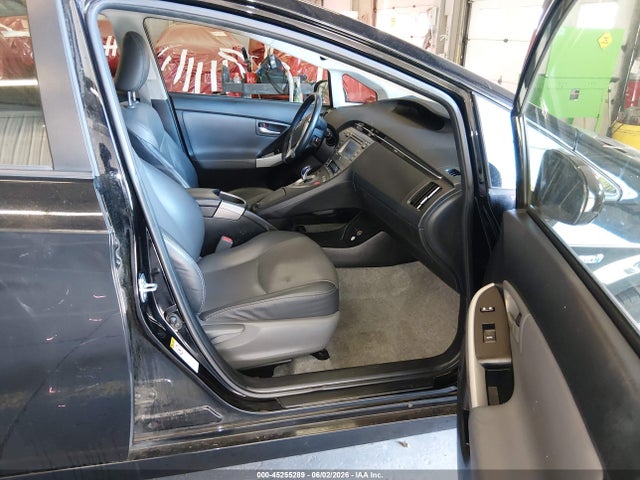 Toyota Prius Four 2014 JTDKN3DU9E1772345 Image 5