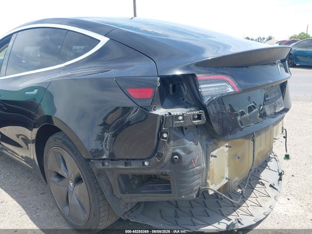 Tesla Model 3 Long Range/mid Range 2018 5YJ3E1EA5JF089167 Image 19