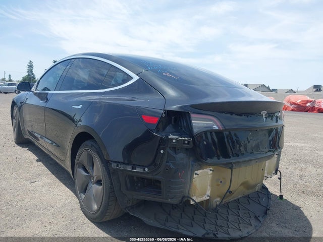 Tesla Model 3 Long Range/mid Range 2018 5YJ3E1EA5JF089167 Image 3