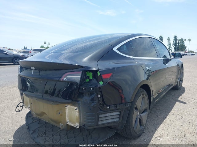 Tesla Model 3 Long Range/mid Range 2018 5YJ3E1EA5JF089167 Image 4
