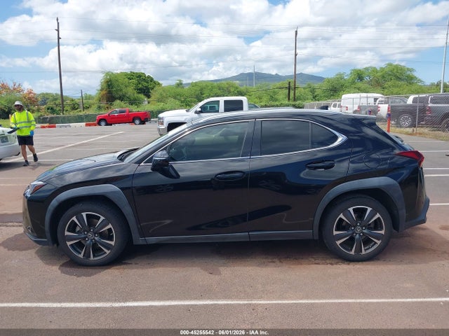 Lexus UX 250H 2023 JTHX6JBH6P2134465 Image 14