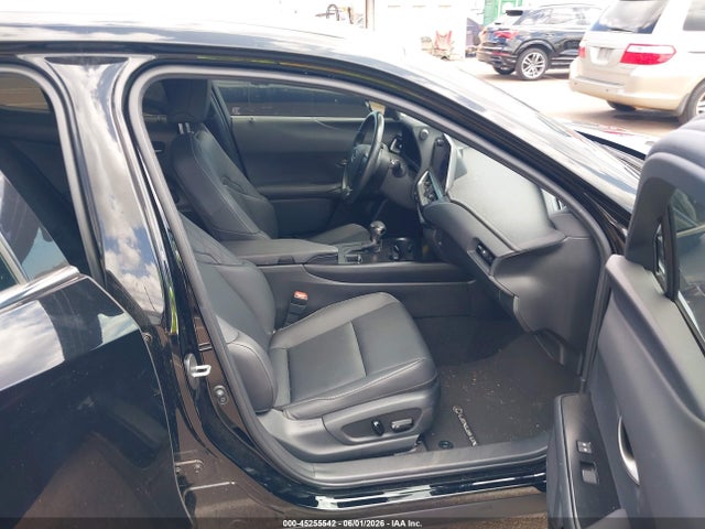 Lexus UX 250H 2023 JTHX6JBH6P2134465 Image 5