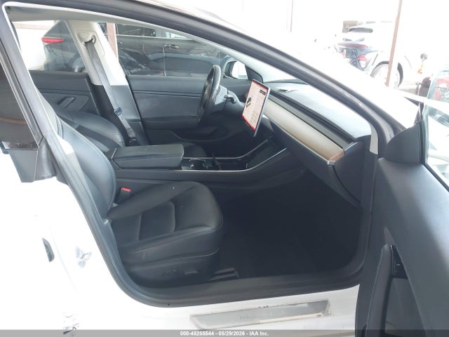 5YJ3E1EA0JF062927 Tesla Model 3 Long Range/mid Range