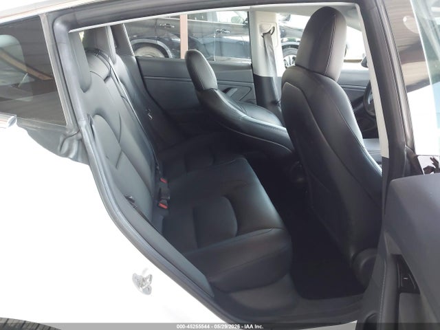 5YJ3E1EA0JF062927 Tesla Model 3 Long Range/mid Range