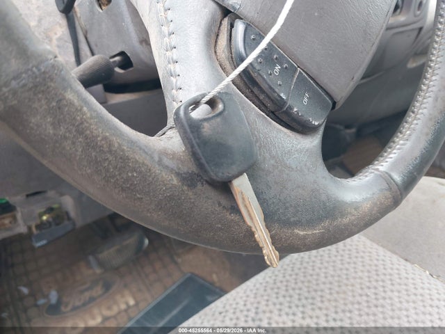 Продажа на аукционе авто 2002 Ford F-150 Lariat/xl/xlt, vin: 1FTRX17L82NA08586, номер лота: 45255564