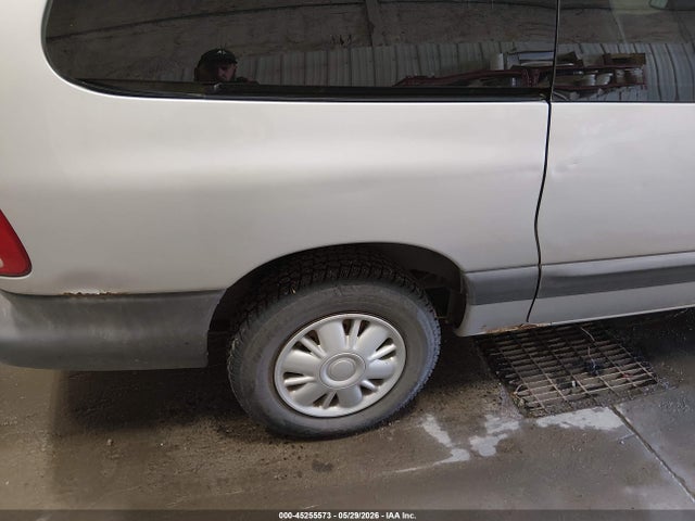 Продаж на аукціоні авто 2000 Chrysler Grand Voyager Se, vin: 1C4GJ44GXYB747390, номер лоту: 45255573