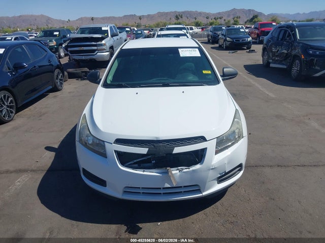 1G1PA5SG9E7205455 Chevrolet Cruze Ls Auto