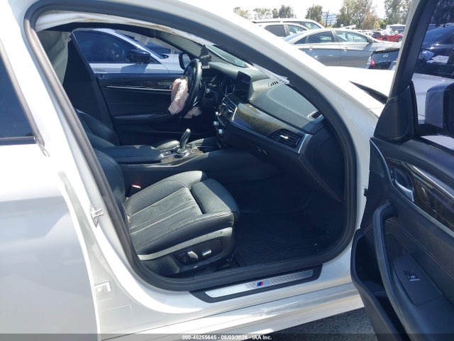 WBAJE5C5XJWA96583 BMW 540I