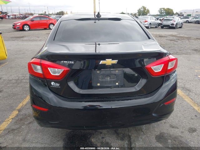 45255660 :رقم المزاد ، 1G1BC5SM7J7212330 vin ، 2018 Chevrolet Cruze Ls Auto مزاد بيع