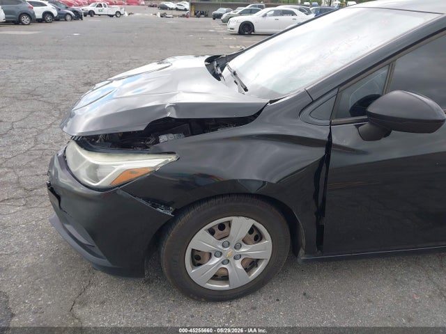 45255660 :رقم المزاد ، 1G1BC5SM7J7212330 vin ، 2018 Chevrolet Cruze Ls Auto مزاد بيع