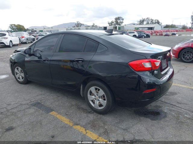 45255660 :رقم المزاد ، 1G1BC5SM7J7212330 vin ، 2018 Chevrolet Cruze Ls Auto مزاد بيع