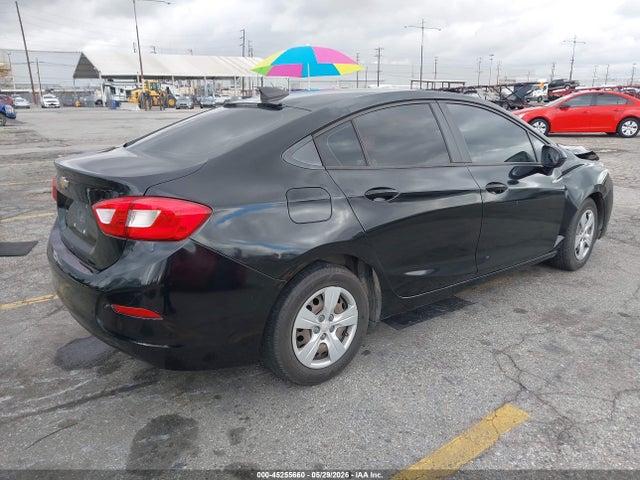 45255660 :رقم المزاد ، 1G1BC5SM7J7212330 vin ، 2018 Chevrolet Cruze Ls Auto مزاد بيع