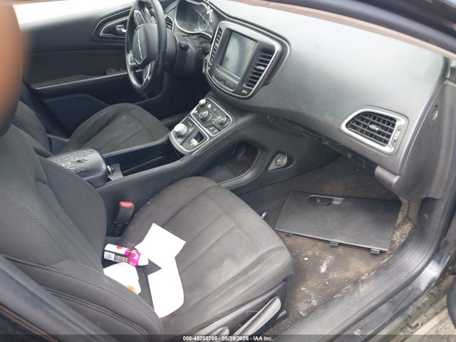 45255705 :رقم المزاد ، 1C3CCCAG1FN731666 vin ، 2015 Chrysler 200 Limited مزاد بيع