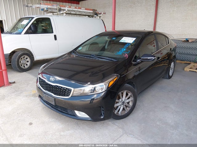 KIA FORTE S 2017 3KPFL4A7XHE022949 Image 2