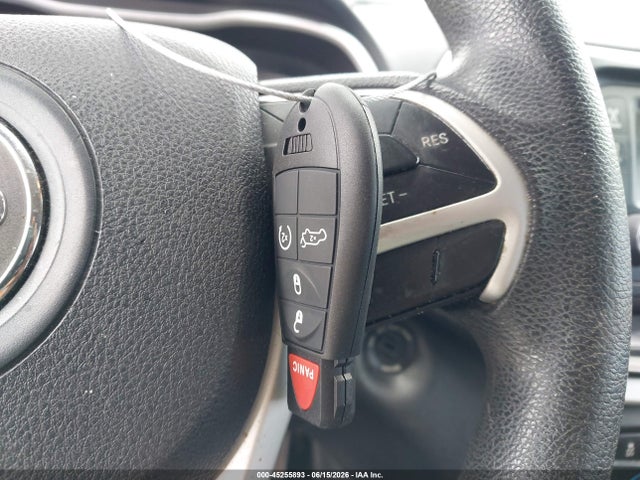 1C4PJLAB0EW163944 Jeep Cherokee Sport