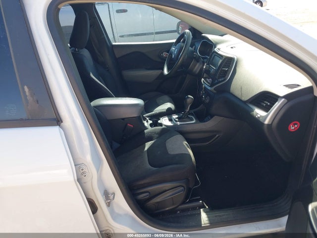 1C4PJLAB0EW163944 Jeep Cherokee Sport