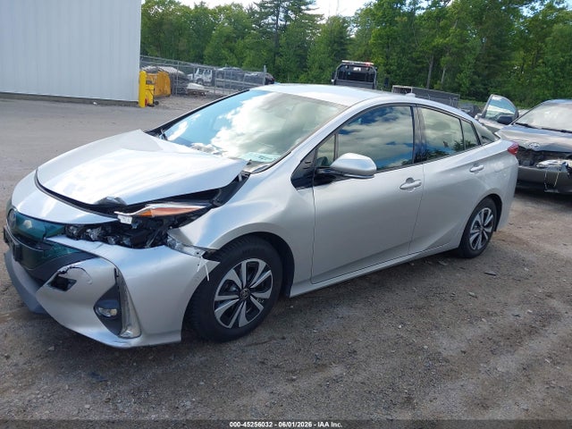 Toyota Prius Prime Advanced 2017 JTDKARFP3H3034748 Image 2