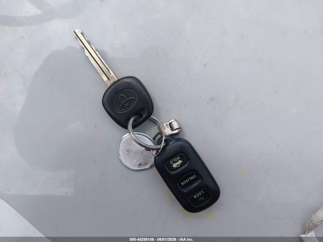45256106 :رقم المزاد ، 4T1BF30K55U621076 vin ، 2005 Toyota Camry Xle V6 مزاد بيع