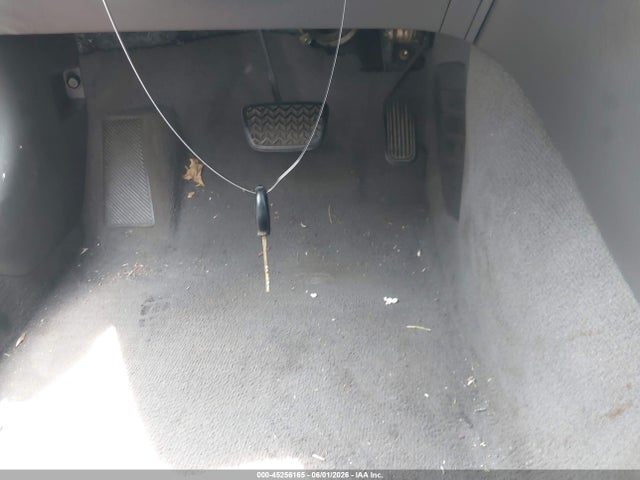 45256165 :رقم المزاد ، 4T1CE38P06U677483 vin ، 2006 Toyota Camry Solara Se مزاد بيع