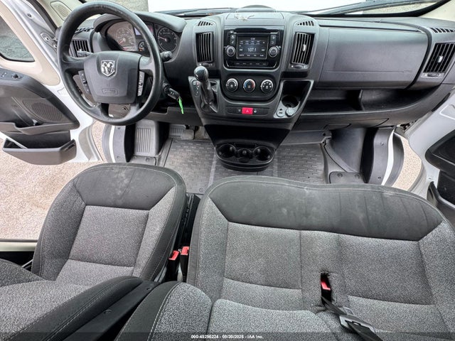45256224 :رقم المزاد ، 3C6TRVBG6HE517078 vin ، 2017 Ram Promaster 1500 مزاد بيع