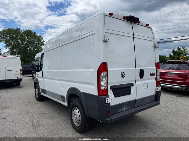 45256224 :رقم المزاد ، 3C6TRVBG6HE517078 vin ، 2017 Ram Promaster 1500 مزاد بيع