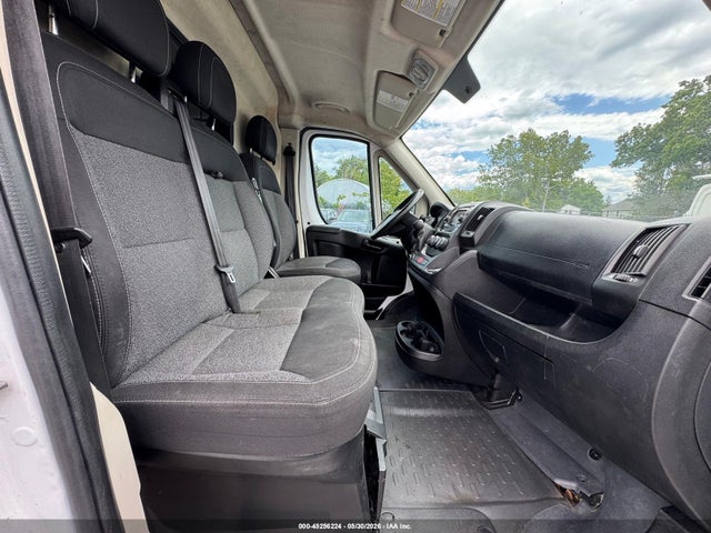45256224 :رقم المزاد ، 3C6TRVBG6HE517078 vin ، 2017 Ram Promaster 1500 مزاد بيع
